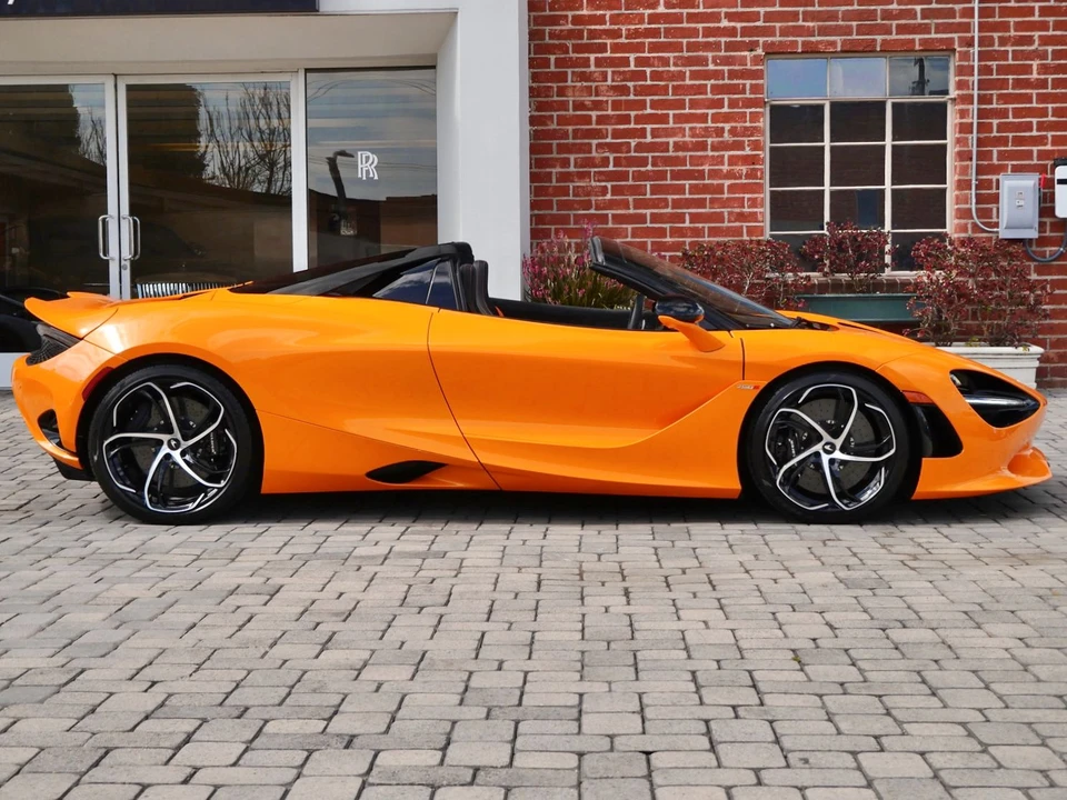 2024 McLaren 750S Spider - Image 3 of 26
