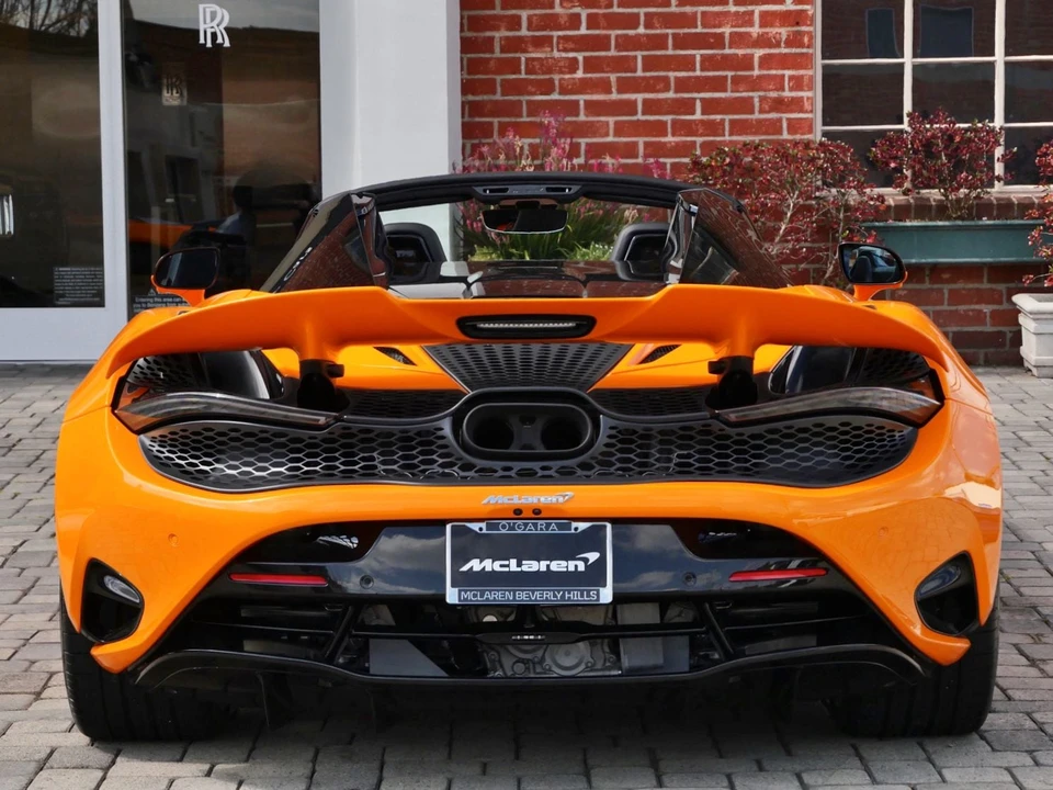 2024 McLaren 750S Spider - Image 5 of 26