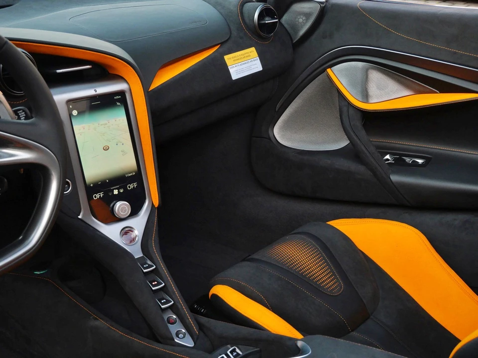 2024 McLaren 750S Spider - Image 13 of 26