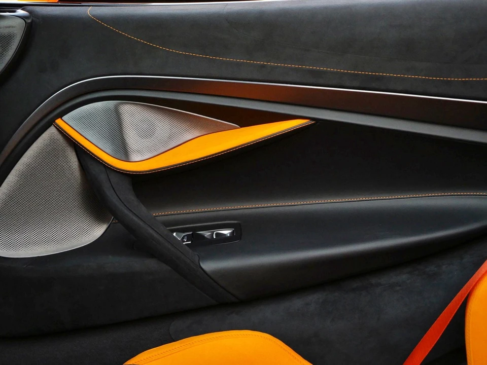 2024 McLaren 750S Spider - Image 14 of 26