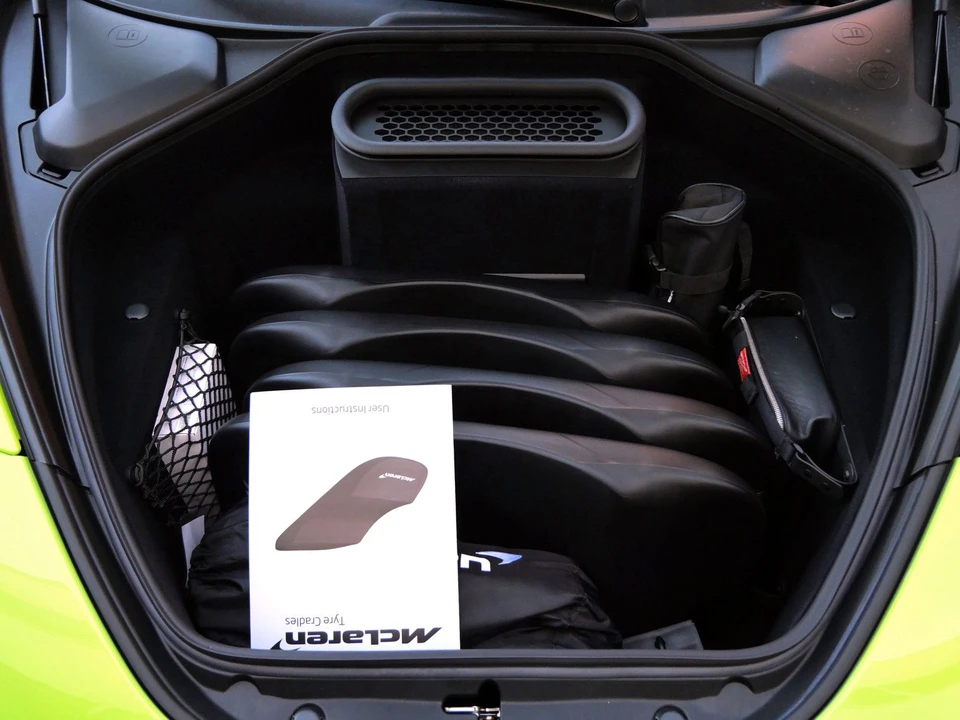 2024 McLaren 750S Coupe - Image 19 of 25