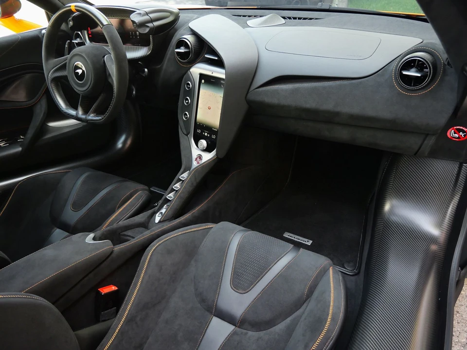 2024 McLaren 750S Coupe - Image 10 of 31
