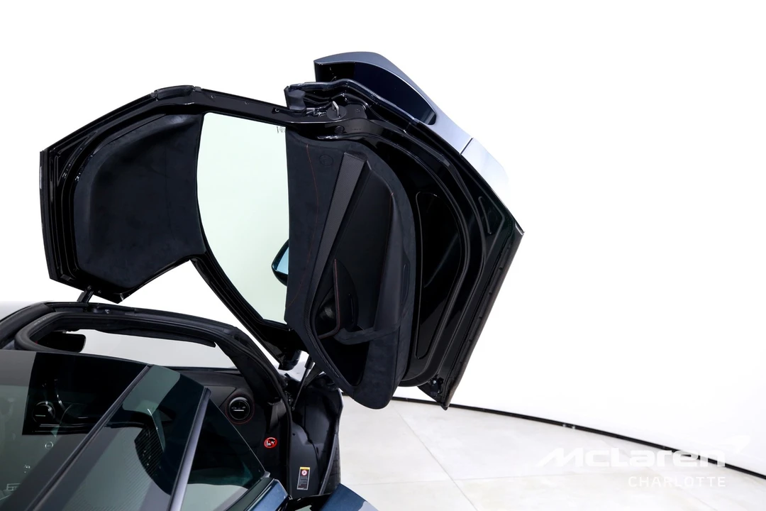 2024 McLaren 750S - Image 17 of 21