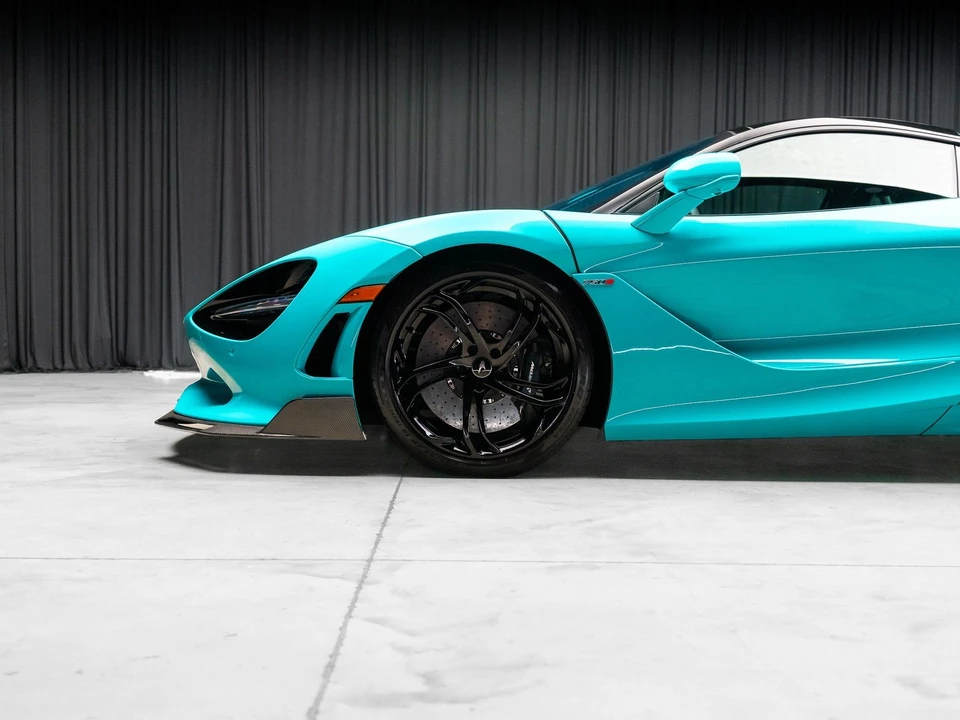 2024 McLaren 750S - Image 2 of 31
