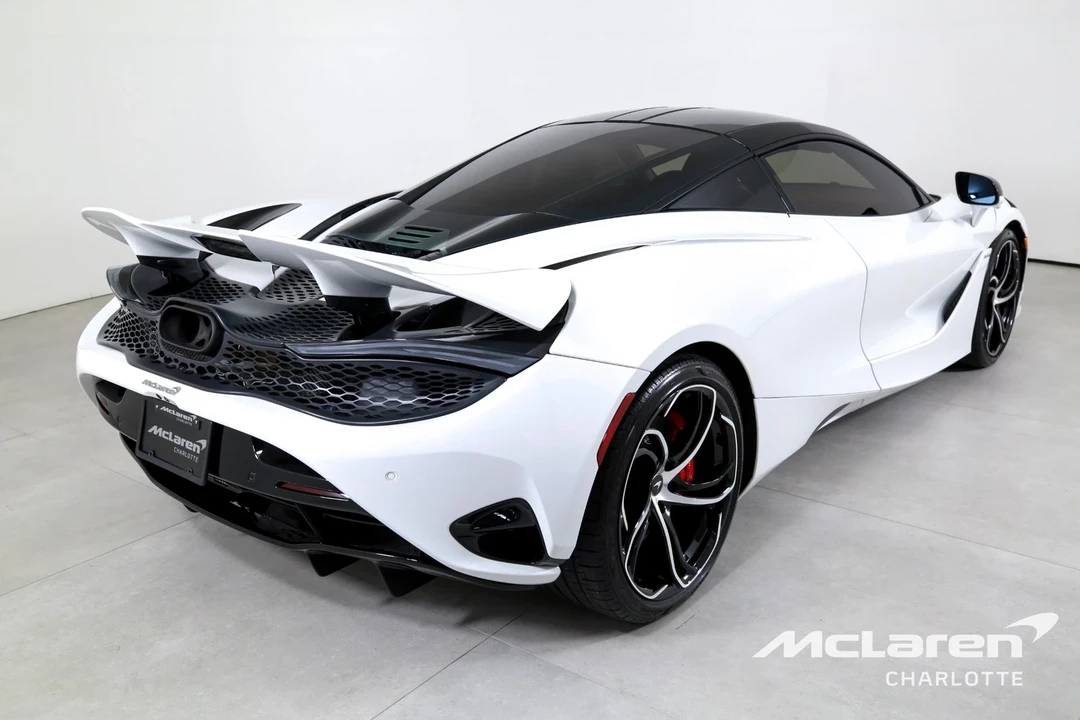 2024 McLaren 750S - Image 9 of 12