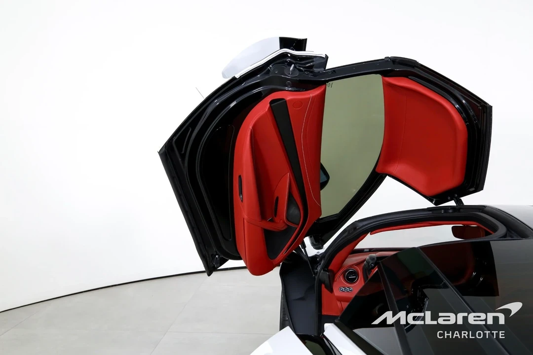 2024 McLaren 750S - Image 11 of 12