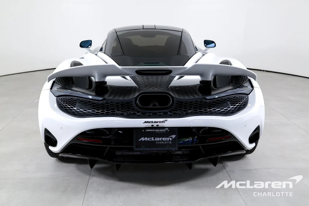 2024 McLaren 750S - Image 8 of 12