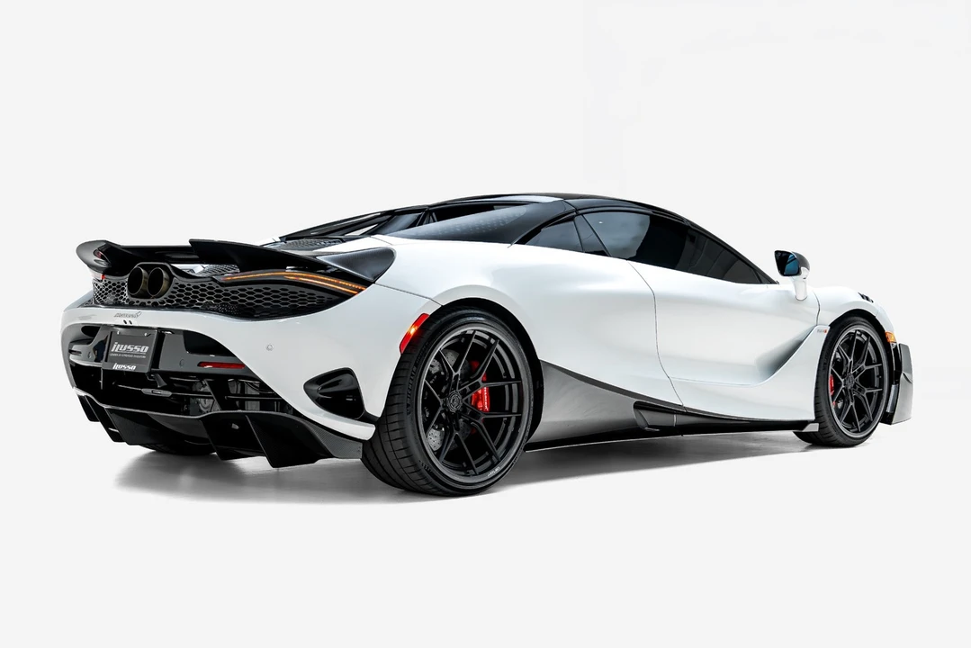 2024 McLaren 750S - Image 2 of 31