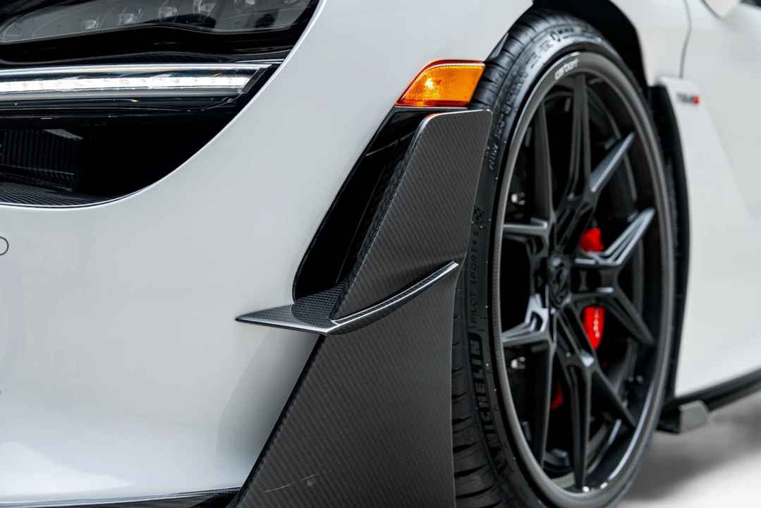 2024 McLaren 750S - Image 30 of 31