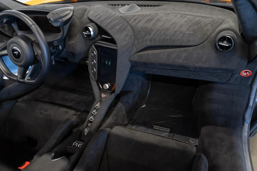 2024 McLaren 750S - Image 7 of 21