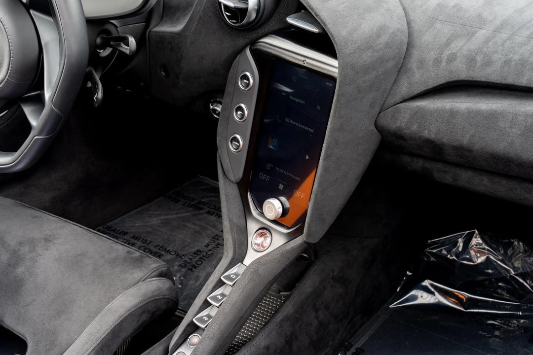 2024 McLaren 750S - Image 9 of 21