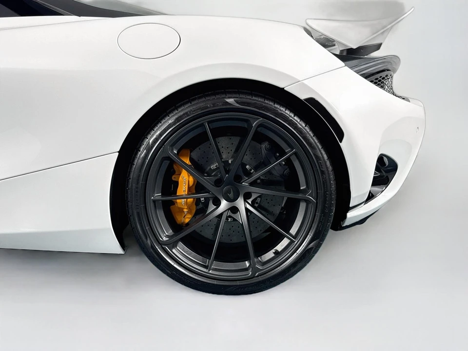 2024 McLaren 750S - Image 30 of 31