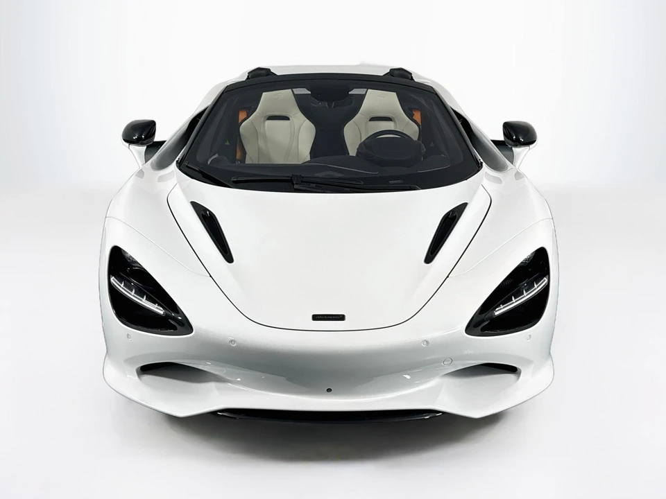 2024 McLaren 750S - Image 2 of 31
