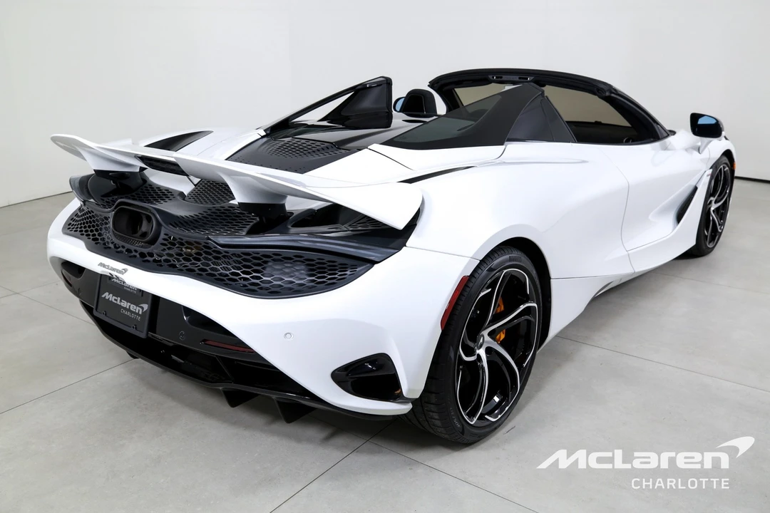 2024 McLaren 750S - Image 10 of 31