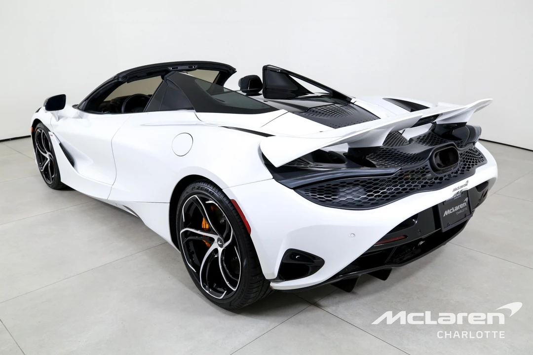 2024 McLaren 750S - Image 8 of 12