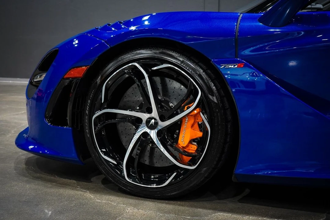 2024 McLaren 750S Spider - Image 13 of 31