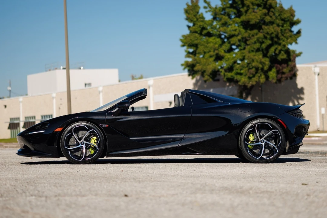 2024 McLaren 750S Spider - Image 11 of 12