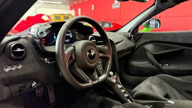 2024 McLaren 750S Spider - Image 5 of 18