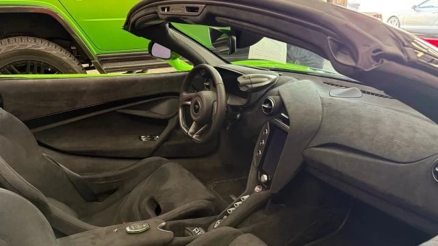 2024 McLaren 750S Spider - Image 15 of 18