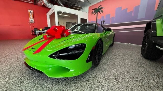 2024 McLaren 750S Spider - Image 2 of 18
