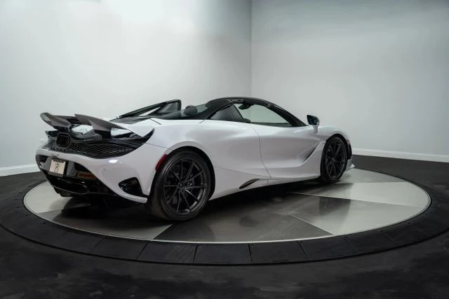 2024 McLaren 750S Spider - Image 17 of 21