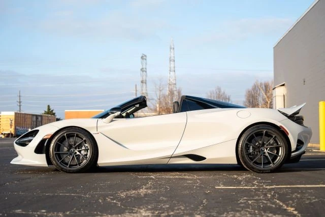 2024 McLaren 750S Spider - Image 19 of 21
