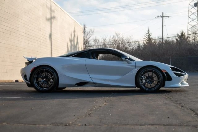 2024 McLaren 750S Spider - Image 9 of 21