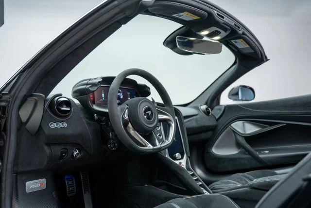 2024 McLaren 750S Spider - Image 2 of 21