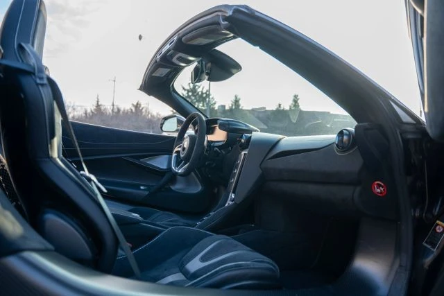 2024 McLaren 750S Spider - Image 20 of 21