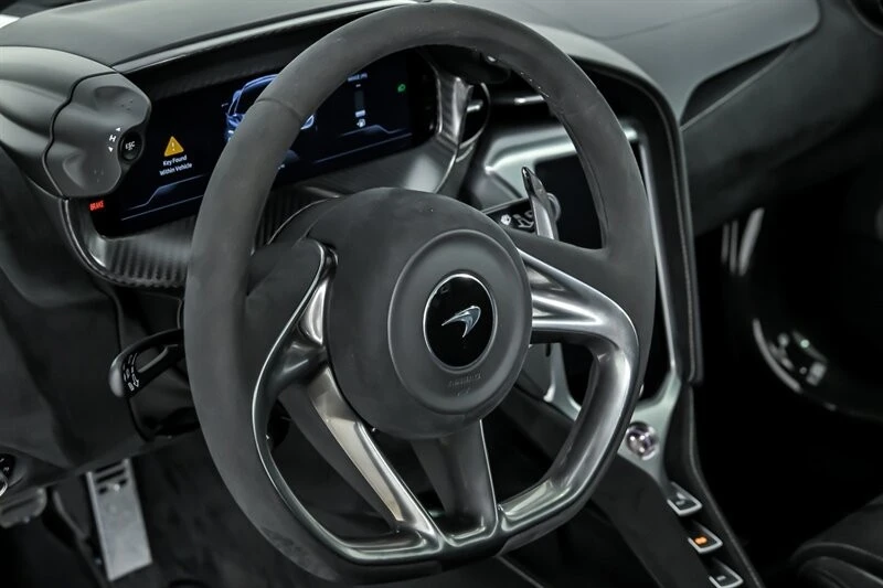 2024 McLaren 750S Spider - Image 25 of 31