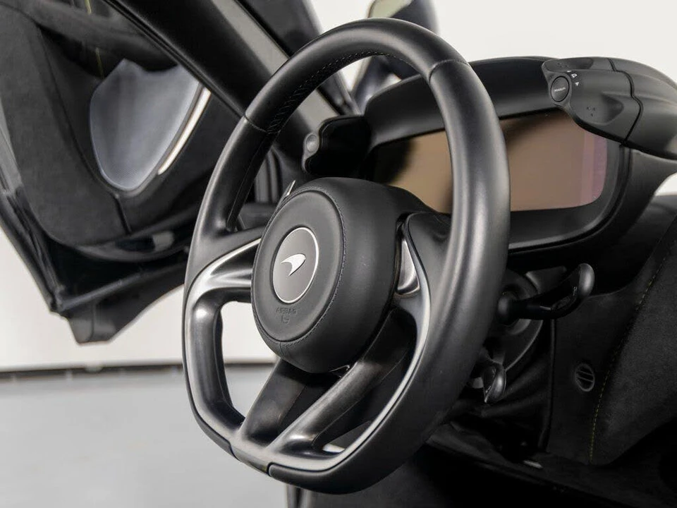 2024 McLaren 750S Spider - Image 30 of 31
