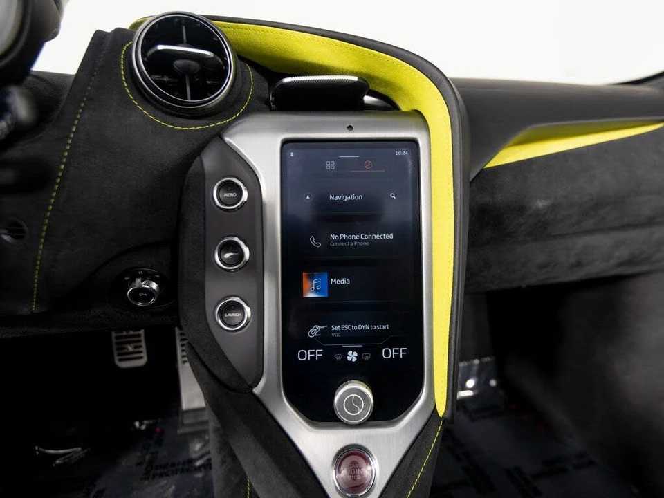 2024 McLaren 750S Spider - Image 18 of 31