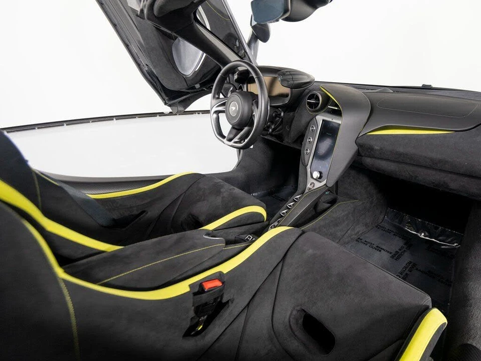 2024 McLaren 750S Spider - Image 28 of 31