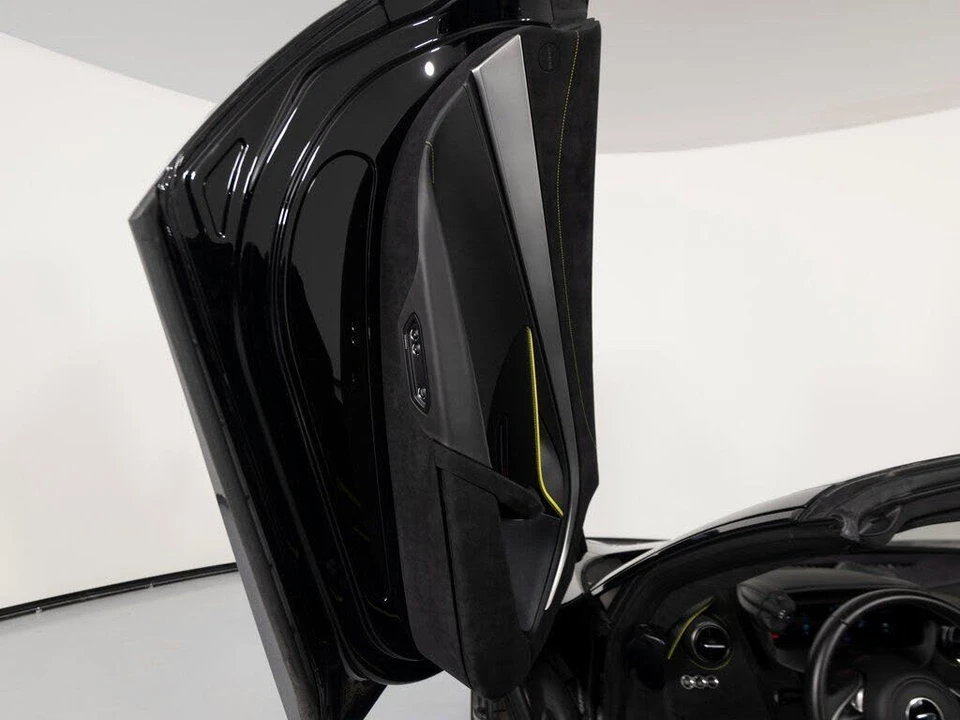 2024 McLaren 750S Spider - Image 11 of 31