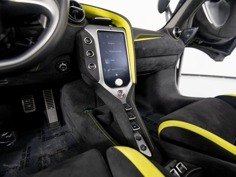 2024 McLaren 750S Spider - Image 27 of 31