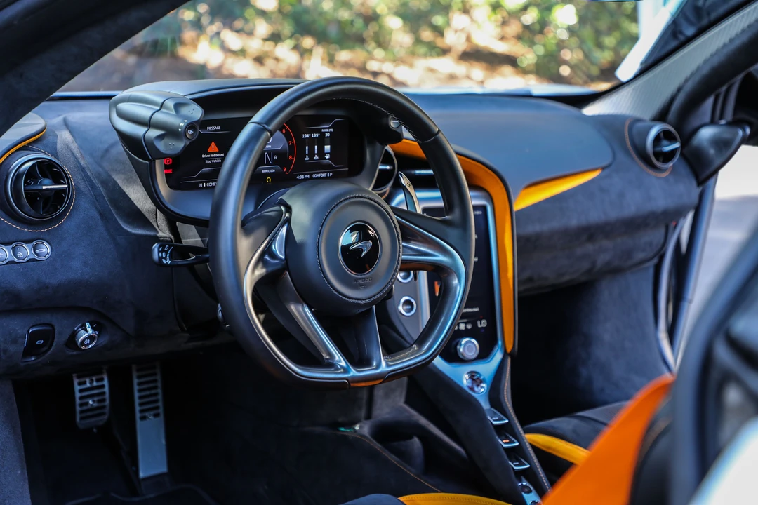 2024 McLaren 750S Spider - Image 13 of 28