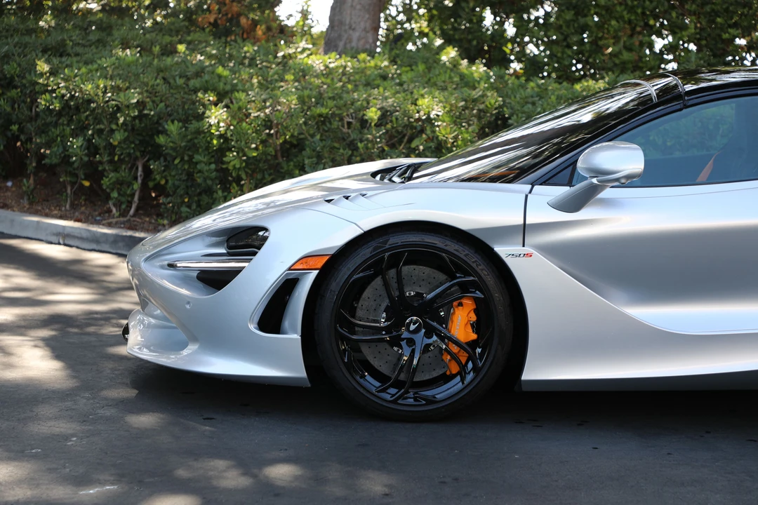 2024 McLaren 750S Spider - Image 25 of 28
