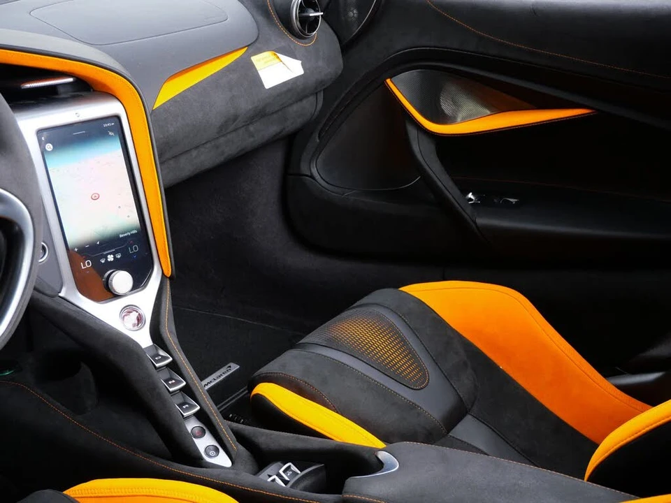 2024 McLaren 750S Spider - Image 26 of 31