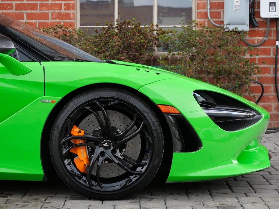 2024 McLaren 750S Spider - Image 7 of 31