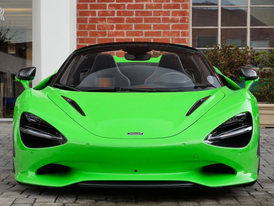 2024 McLaren 750S Spider - Image 2 of 31
