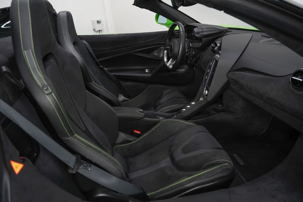 2024 McLaren 750S Spider - Image 2 of 31