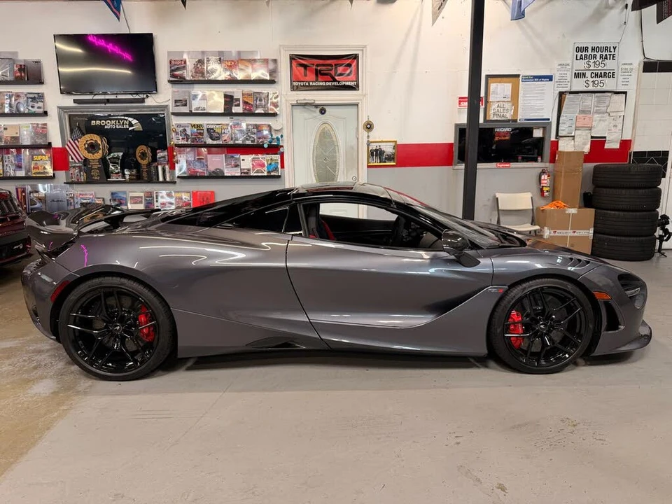 2024 McLaren 750S Spider - Image 21 of 31