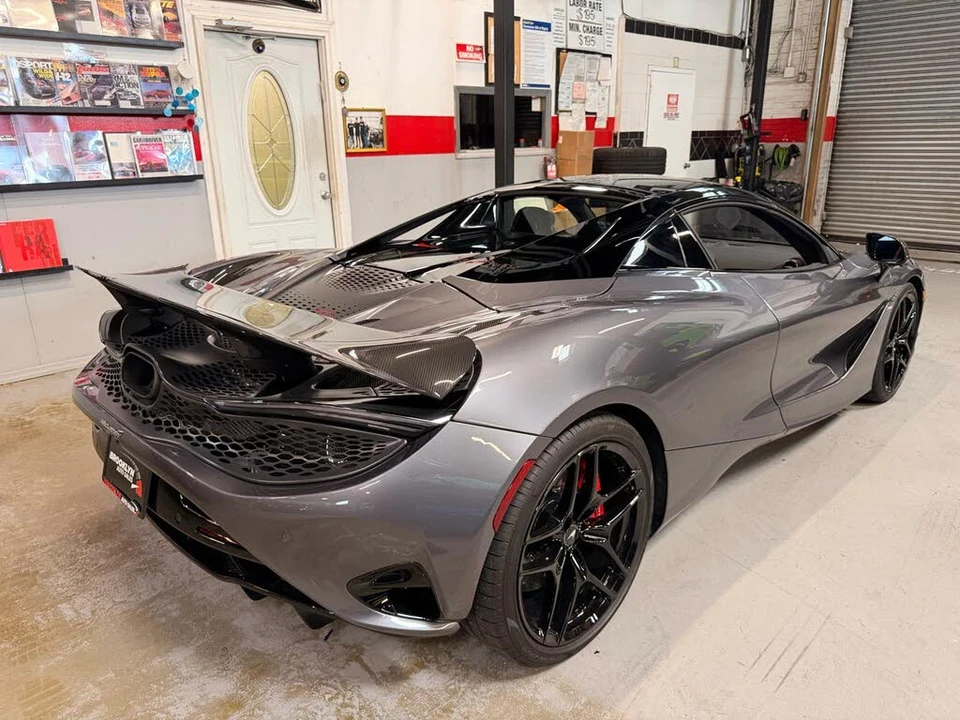 2024 McLaren 750S Spider - Image 22 of 31