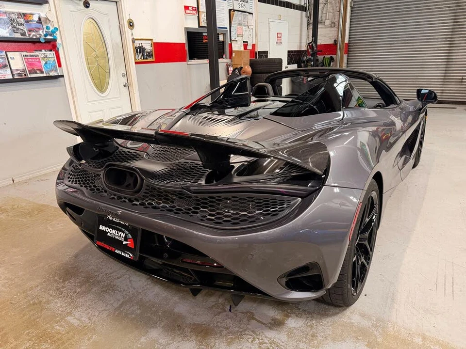 2024 McLaren 750S Spider - Image 6 of 31