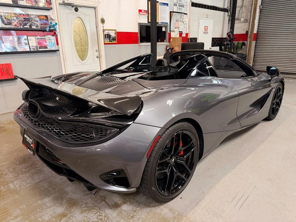 2024 McLaren 750S Spider - Image 5 of 31