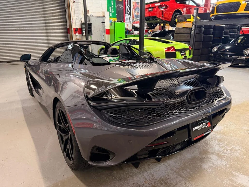 2024 McLaren 750S Spider - Image 8 of 31