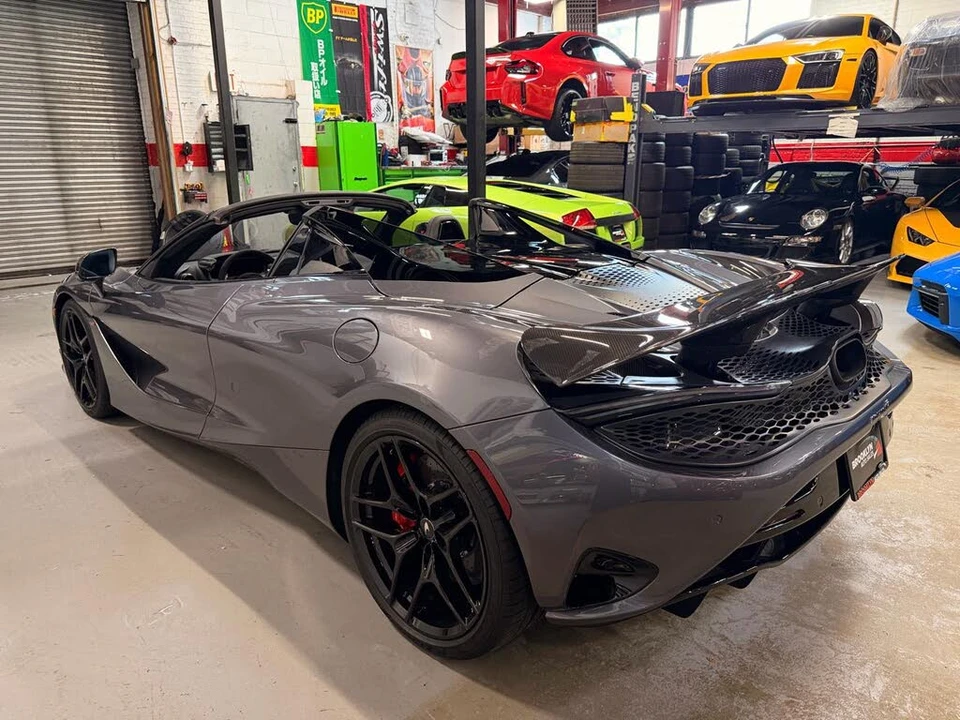 2024 McLaren 750S Spider - Image 9 of 31