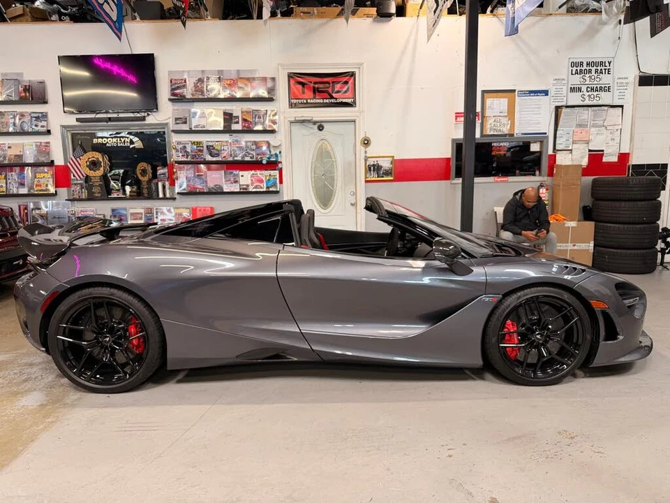 2024 McLaren 750S Spider - Image 4 of 31