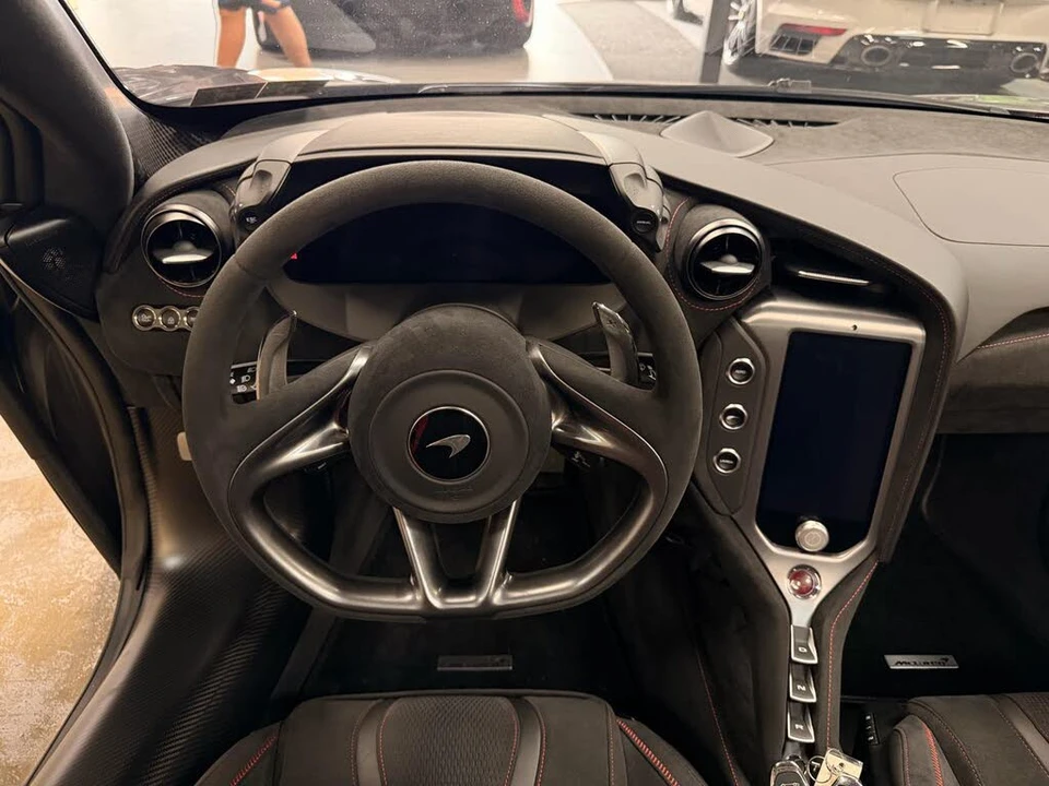 2024 McLaren 750S Spider - Image 23 of 31