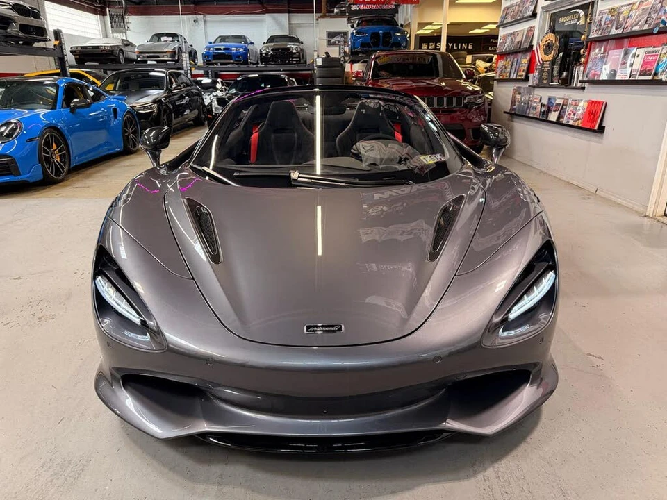 2024 McLaren 750S Spider - Image 2 of 31